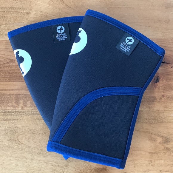 Hookgrip Knee Sleeves - Picture 2 of 3